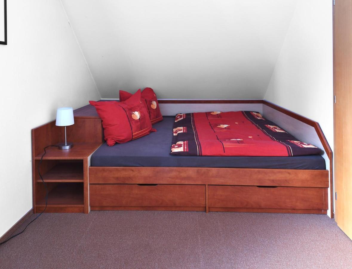 Apartman Bile Labe ชปินด์เลอรูฟ มลิน ภายนอก รูปภาพ